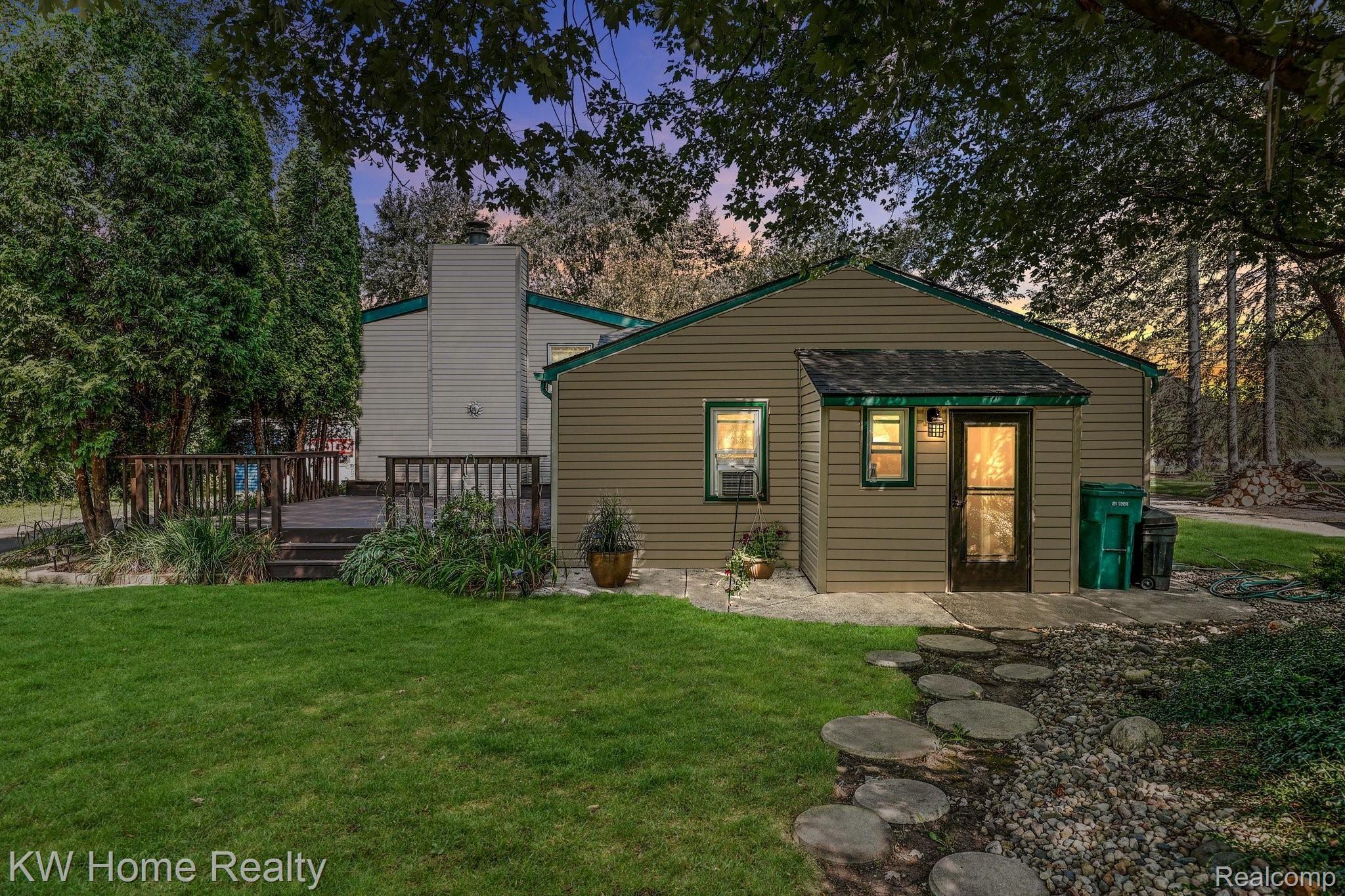 13630 Hoeft Road Belleville, MI 48111 - Photo 3 of 27 3 Hoeft.jpg