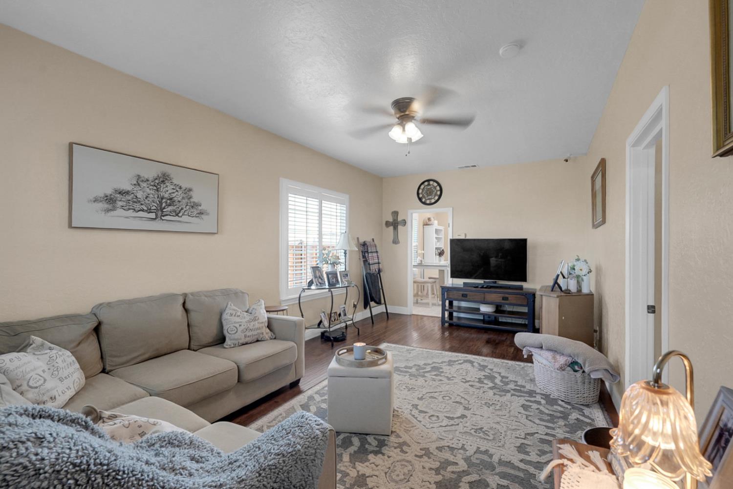 609 East Keyes Road Ceres, CA 95307 - Photo 2 of 28 Gallery Image 2