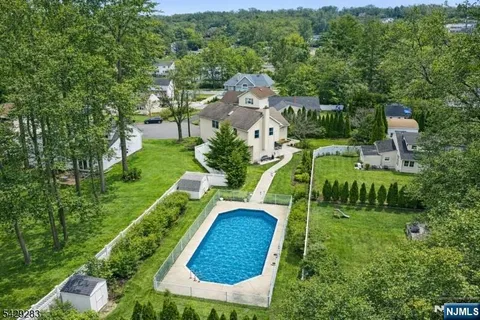 $849,000 | 40 Catherine Court, Cedar Grove, NJ 07009