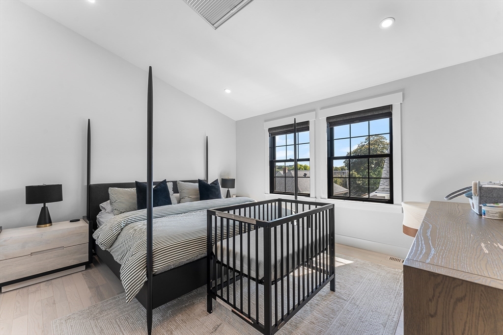 11 Lowell Street, Unit B Arlington, MA 02476 - Photo 17 of 31