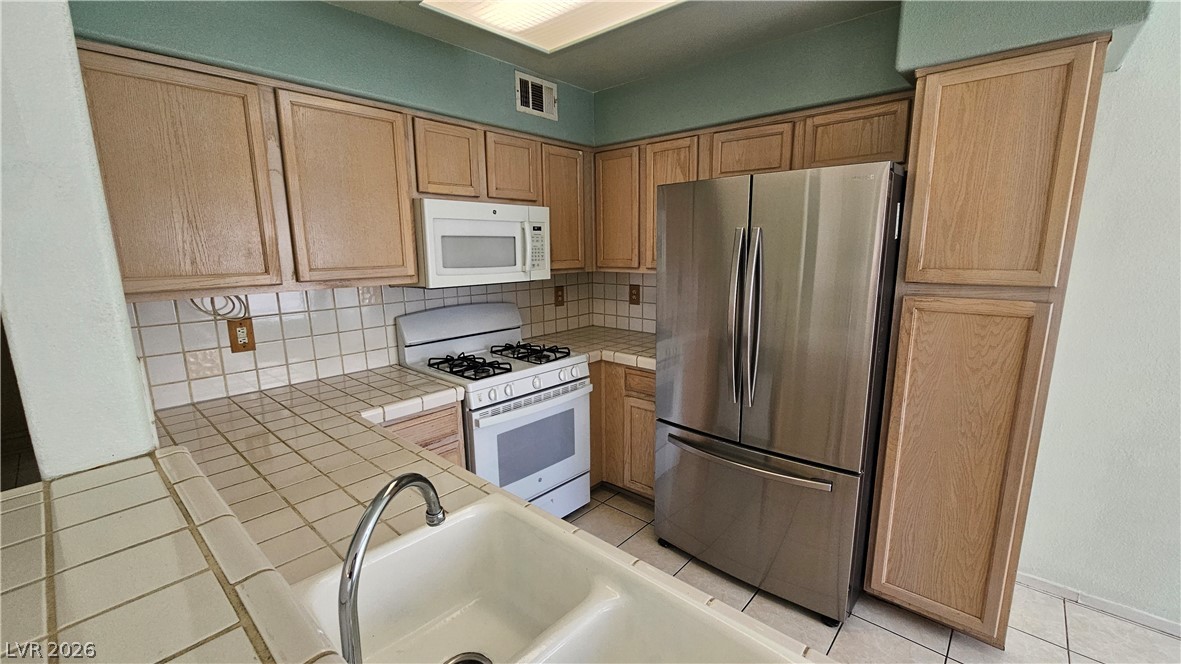 4955 South Lindell Road, Unit 221 Las Vegas, NV 89118 - Photo 6 of 15