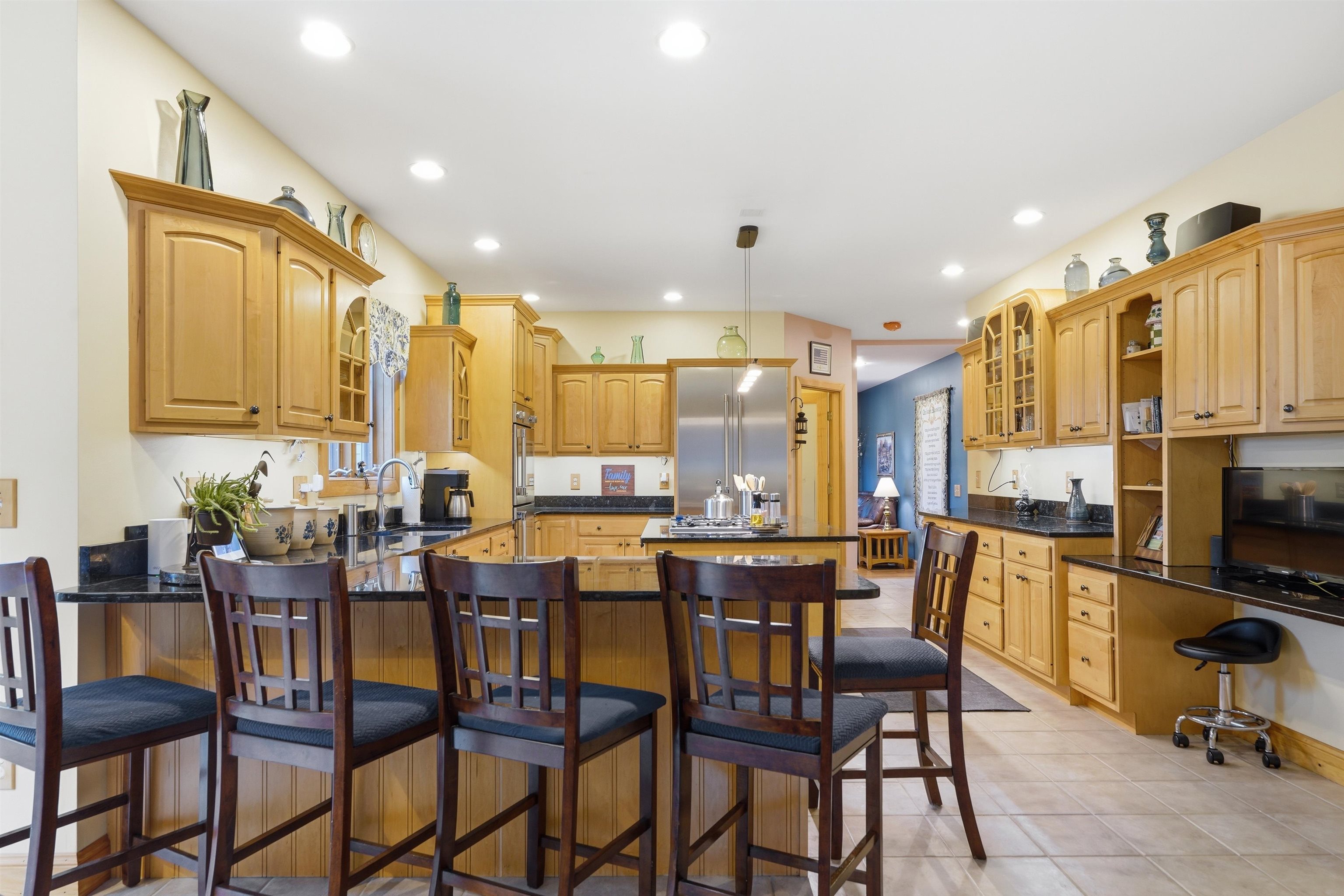 202 S Road Deerfield, NH 03037 - Photo 4 of 49