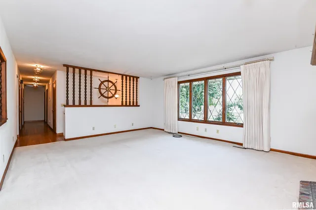 $291,000 | 15325 North River Beach Drive, Chillicothe, IL 61523