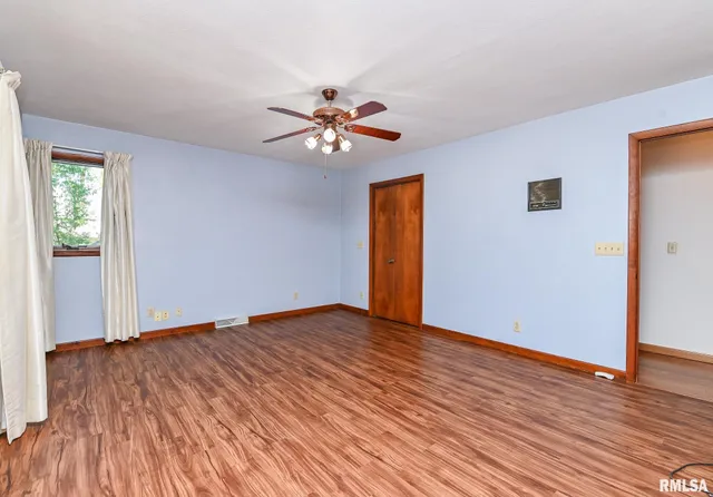 $291,000 | 15325 North River Beach Drive, Chillicothe, IL 61523