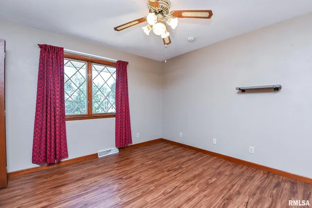 $291,000 | 15325 North River Beach Drive, Chillicothe, IL 61523