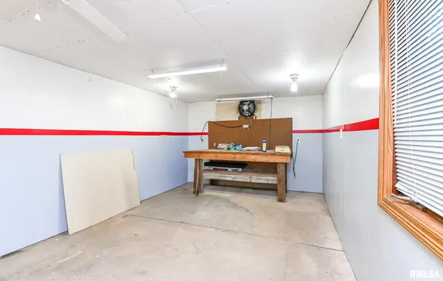 $291,000 | 15325 North River Beach Drive, Chillicothe, IL 61523