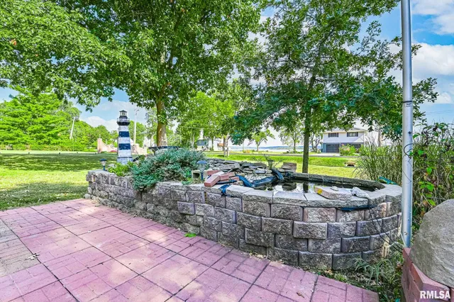 $291,000 | 15325 North River Beach Drive, Chillicothe, IL 61523