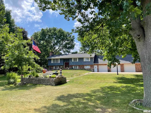 $291,000 | 15325 North River Beach Drive, Chillicothe, IL 61523
