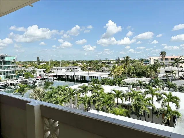 $2,235 | 8400 Byron Avenue, Unit 5D, Miami Beach, FL 33141
