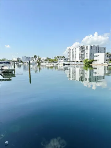 $2,235 | 8400 Byron Avenue, Unit 5D, Miami Beach, FL 33141