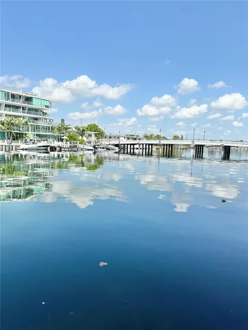 $2,235 | 8400 Byron Avenue, Unit 5D, Miami Beach, FL 33141