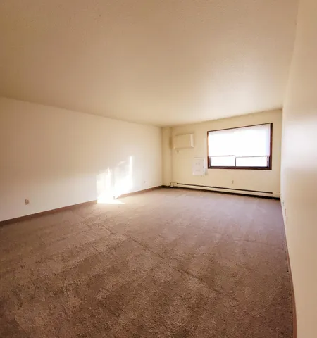 $724 | 528 North Grant Street, Unit 206, Blue Earth, MN 56013