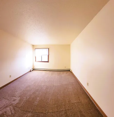 $724 | 528 North Grant Street, Unit 206, Blue Earth, MN 56013