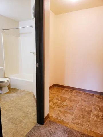 $724 | 528 North Grant Street, Unit 206, Blue Earth, MN 56013