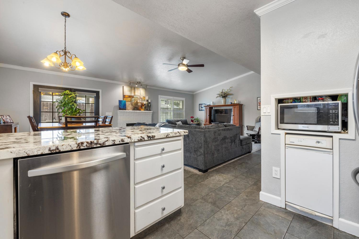 3809 Meadowview Court Modesto, CA 95355 - Photo 14 of 41