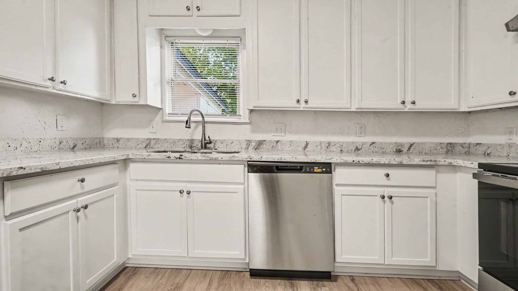 654 Ridge Drive Crosby, TX 77532 - Photo 8 of 20 Gallery Image 8