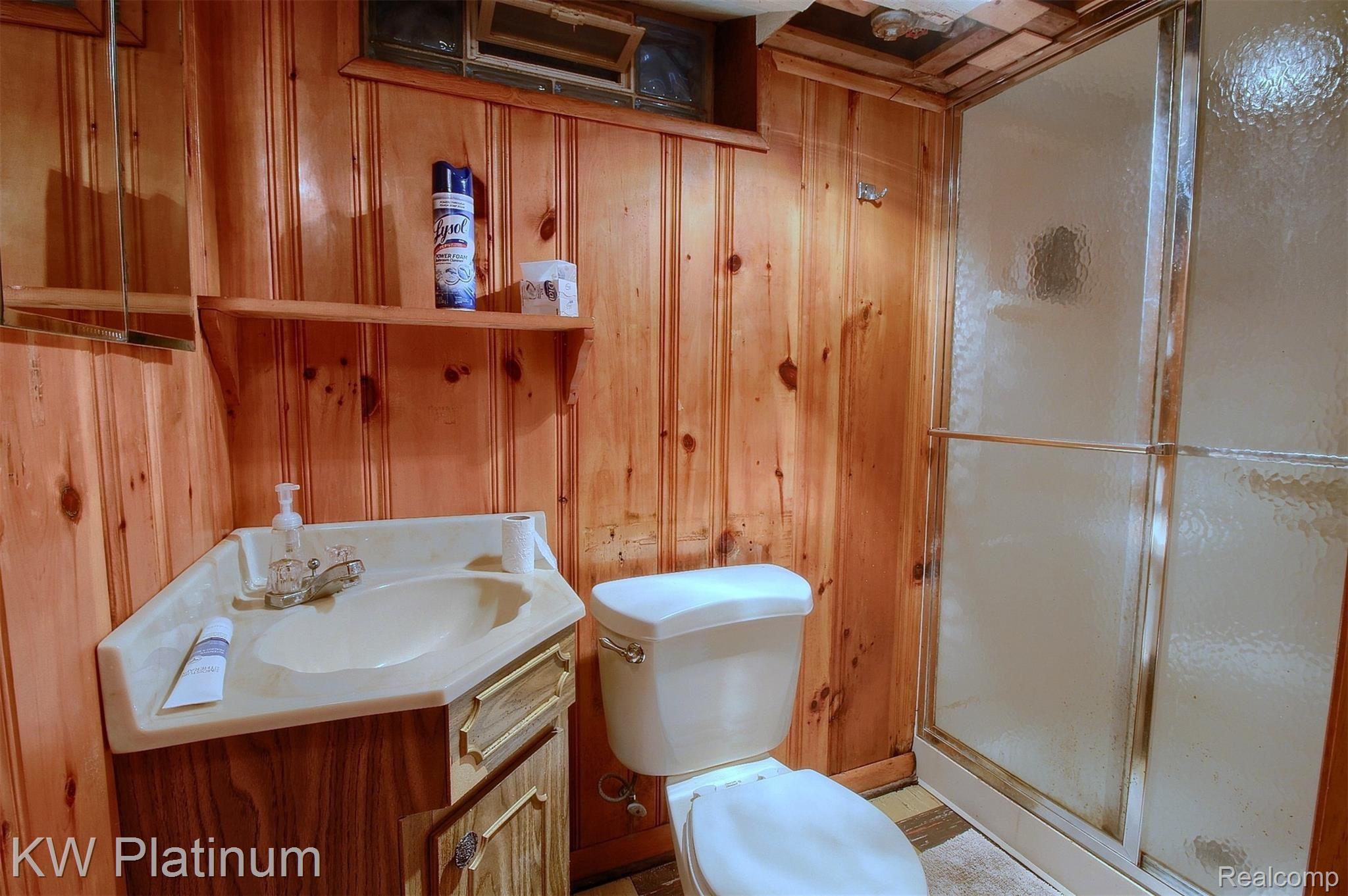 18351 Stephens Road Eastpointe, MI 48021 - Photo 22 of 31 27-Lower Level Bathroom.jpg