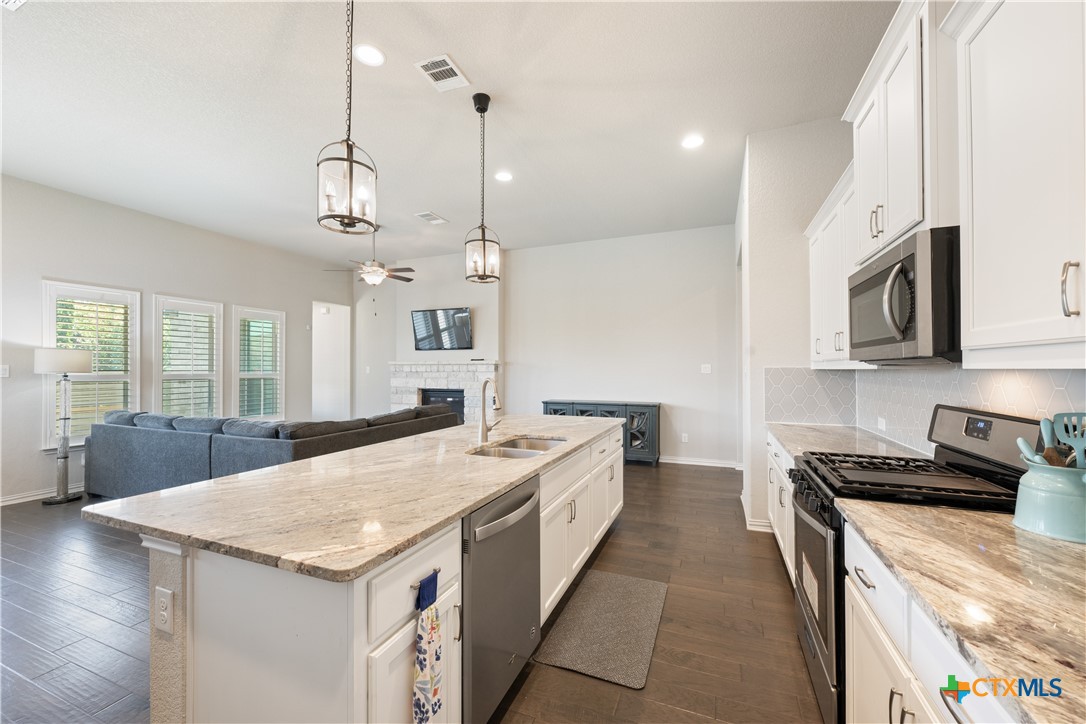 4221 Mercer Road Georgetown, TX 78628 - Photo 20 of 29 Kitchen