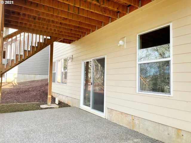 a view of a house with a garage