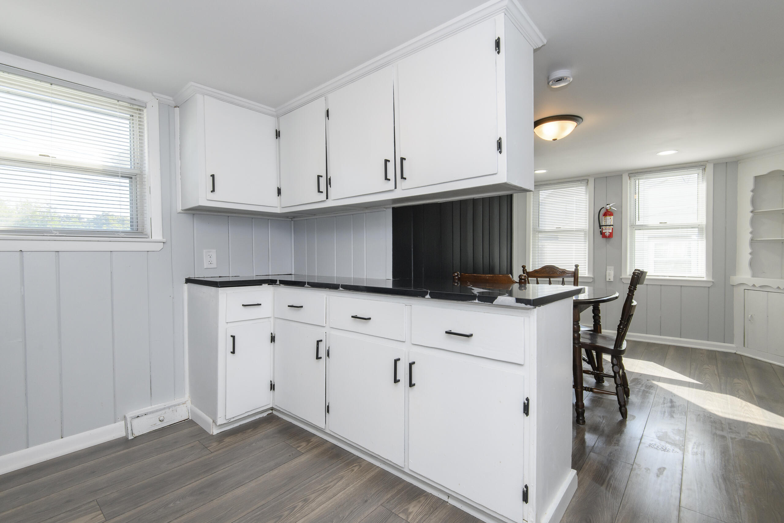 5228 North 64th Street Milwaukee, WI 53218 - Photo 12 of 36 Kitchen