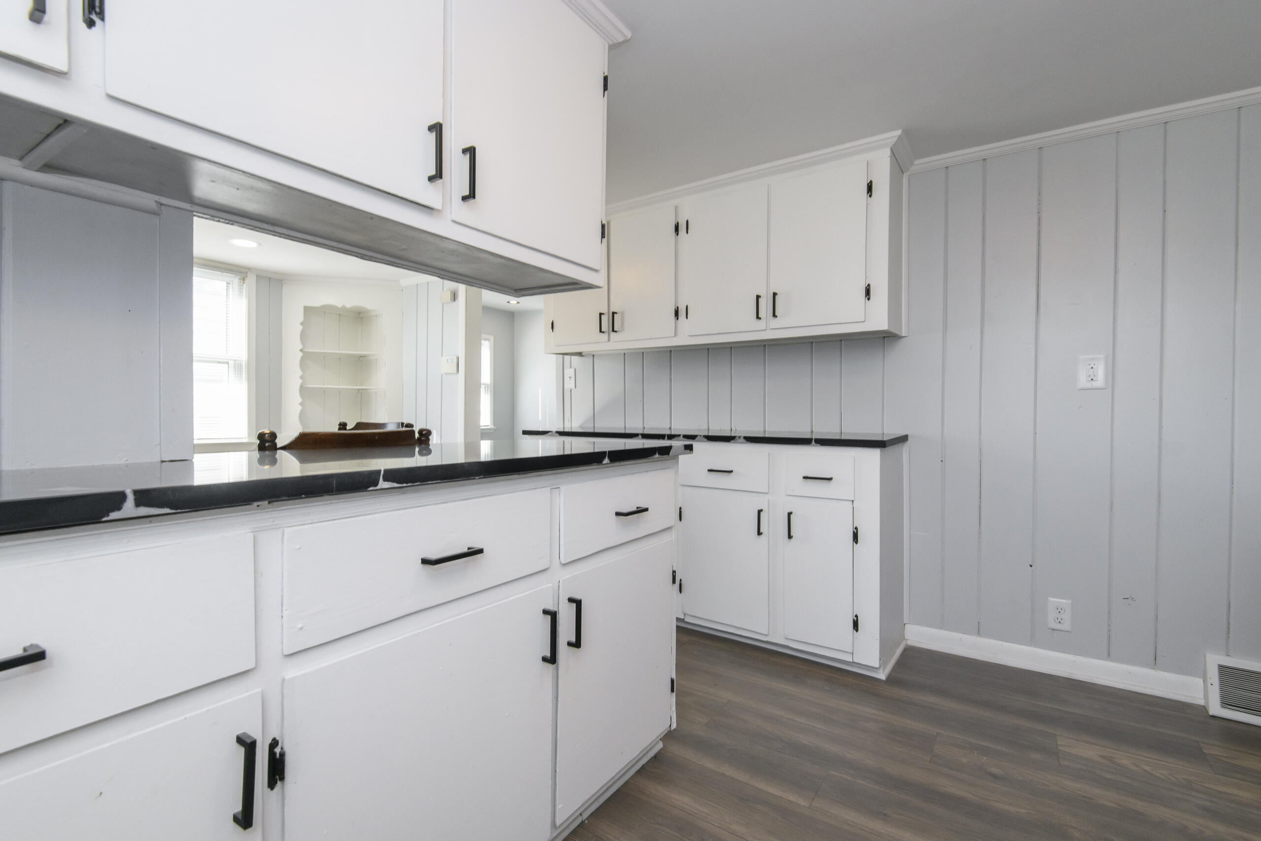 5228 North 64th Street Milwaukee, WI 53218 - Photo 13 of 36 Kitchen