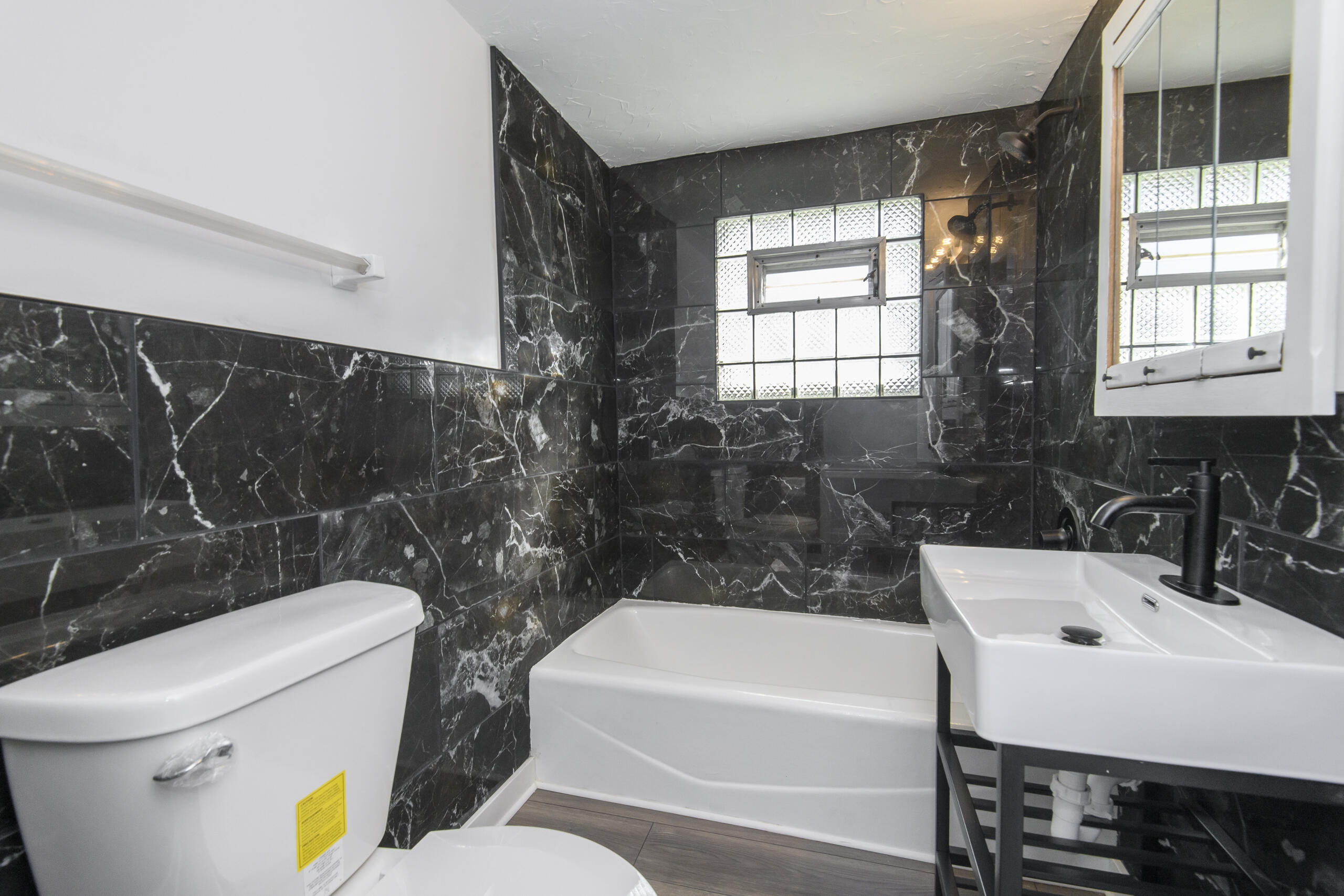 5228 North 64th Street Milwaukee, WI 53218 - Photo 17 of 36 Bathroom