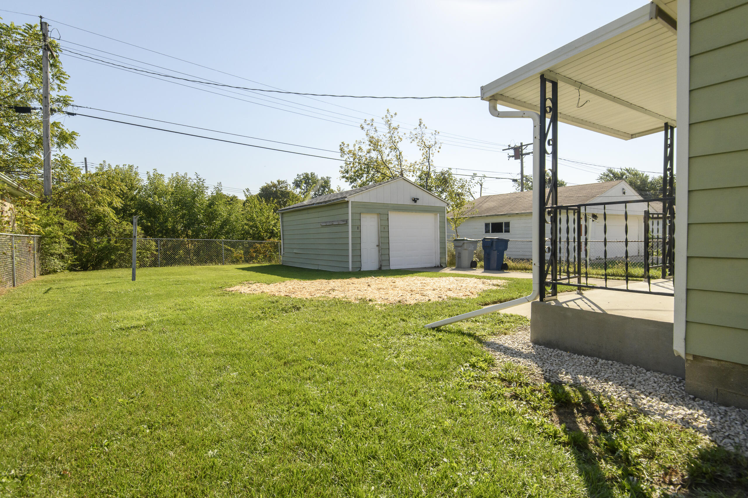 5228 North 64th Street Milwaukee, WI 53218 - Photo 35 of 36 Side Driveway/Garage View