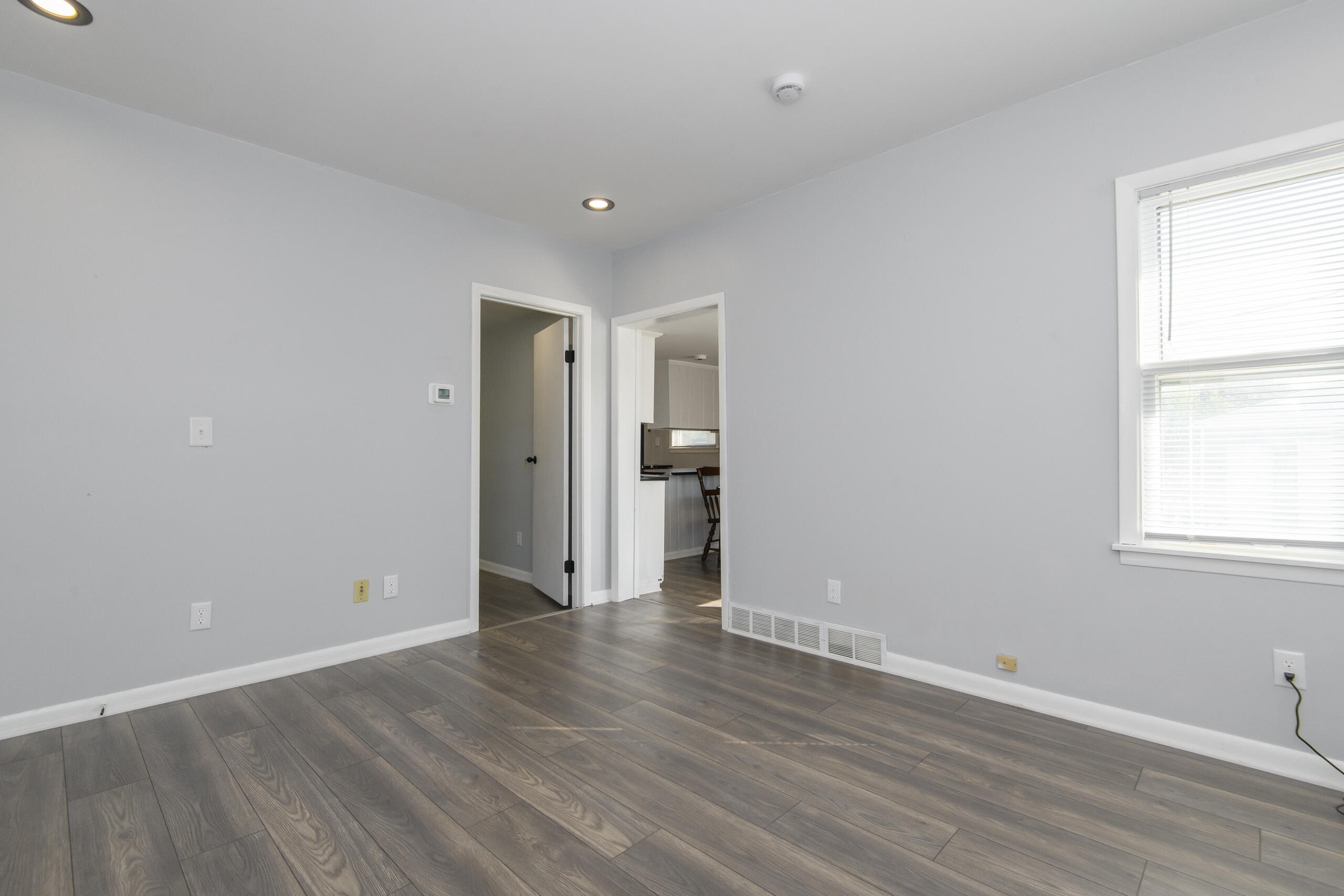5228 North 64th Street Milwaukee, WI 53218 - Photo 5 of 36 Living Room View