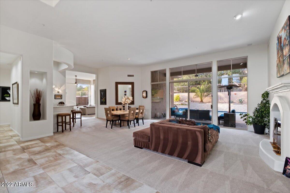 13646 East Wethersfield Road Scottsdale, AZ 85259 - Photo 11 of 44 12-Living Room