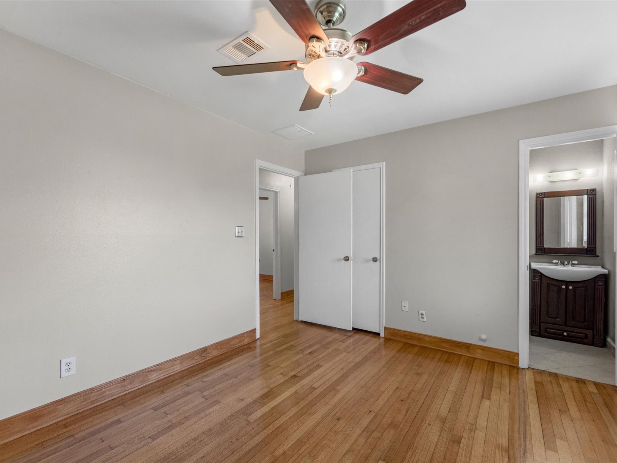 10319 Dunvegan Way Houston, TX 77013 - Photo 12 of 18