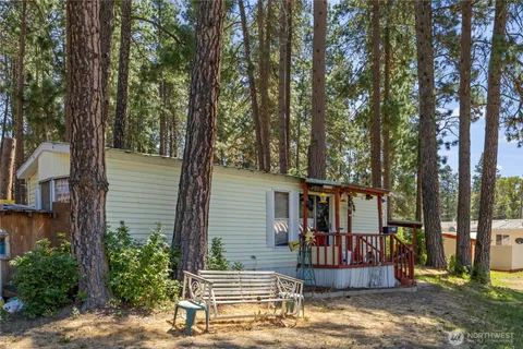 front view of house with a yard