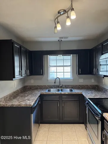 $1,425 | 3016 East Windgate Court, Jacksonville, NC 28546