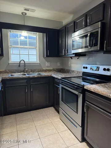 $1,425 | 3016 East Windgate Court, Jacksonville, NC 28546