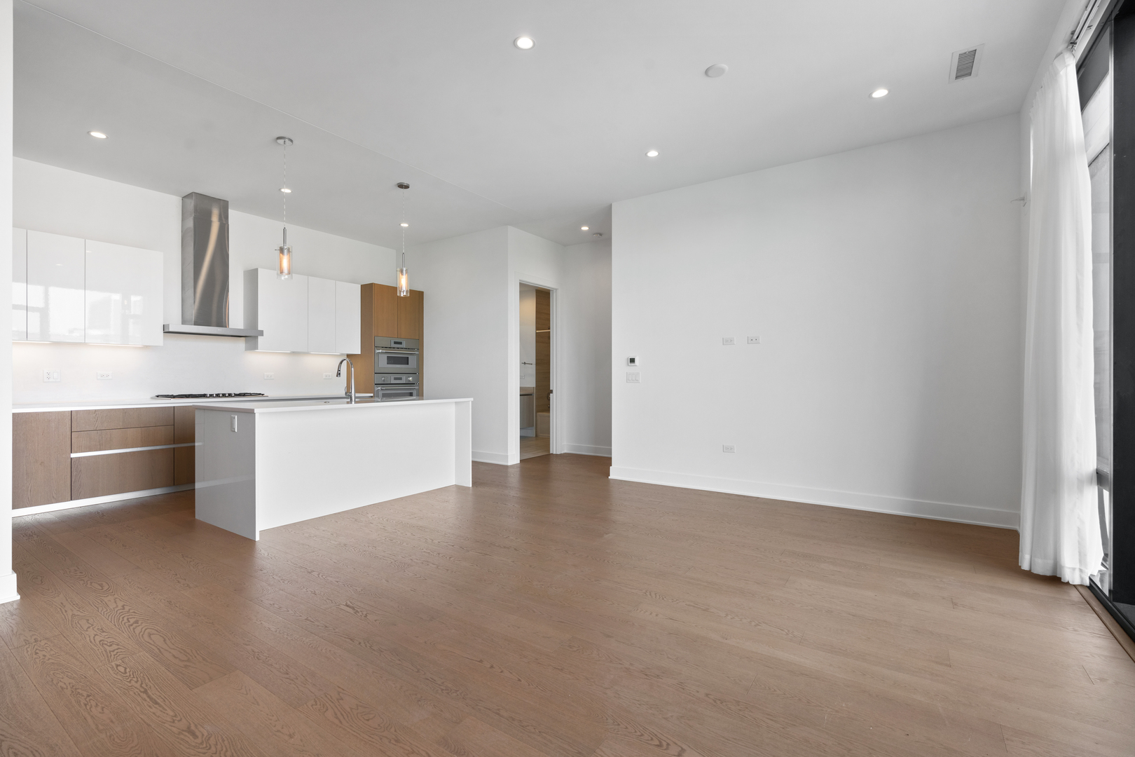 6 North Bishop Street, Unit 406 Chicago, IL 60607 - Photo 12 of 34