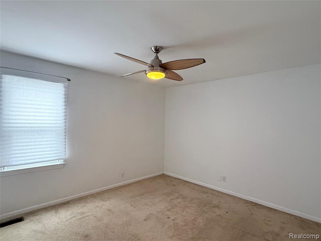 2056 Columbia Road Berkley, MI 48072 - Photo 11 of 19 Gallery Image 11