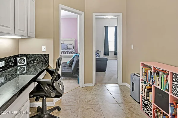 a view of an entryway with workspace