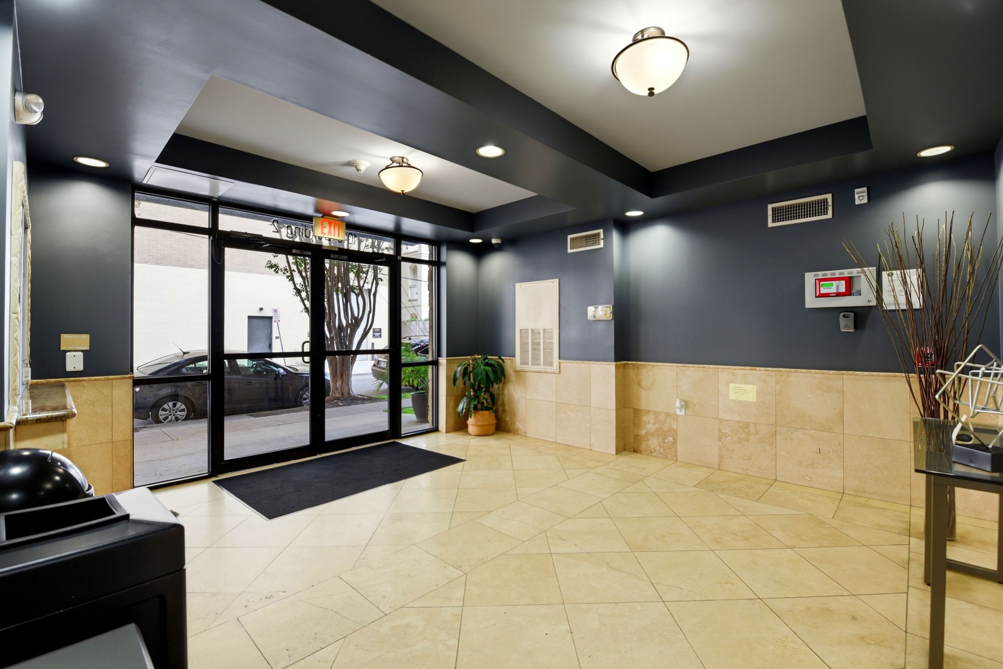 1010 Rosine Street, Unit 43 Houston, TX 77019 - Photo 7 of 48 a view of a lobby with an outdoor space