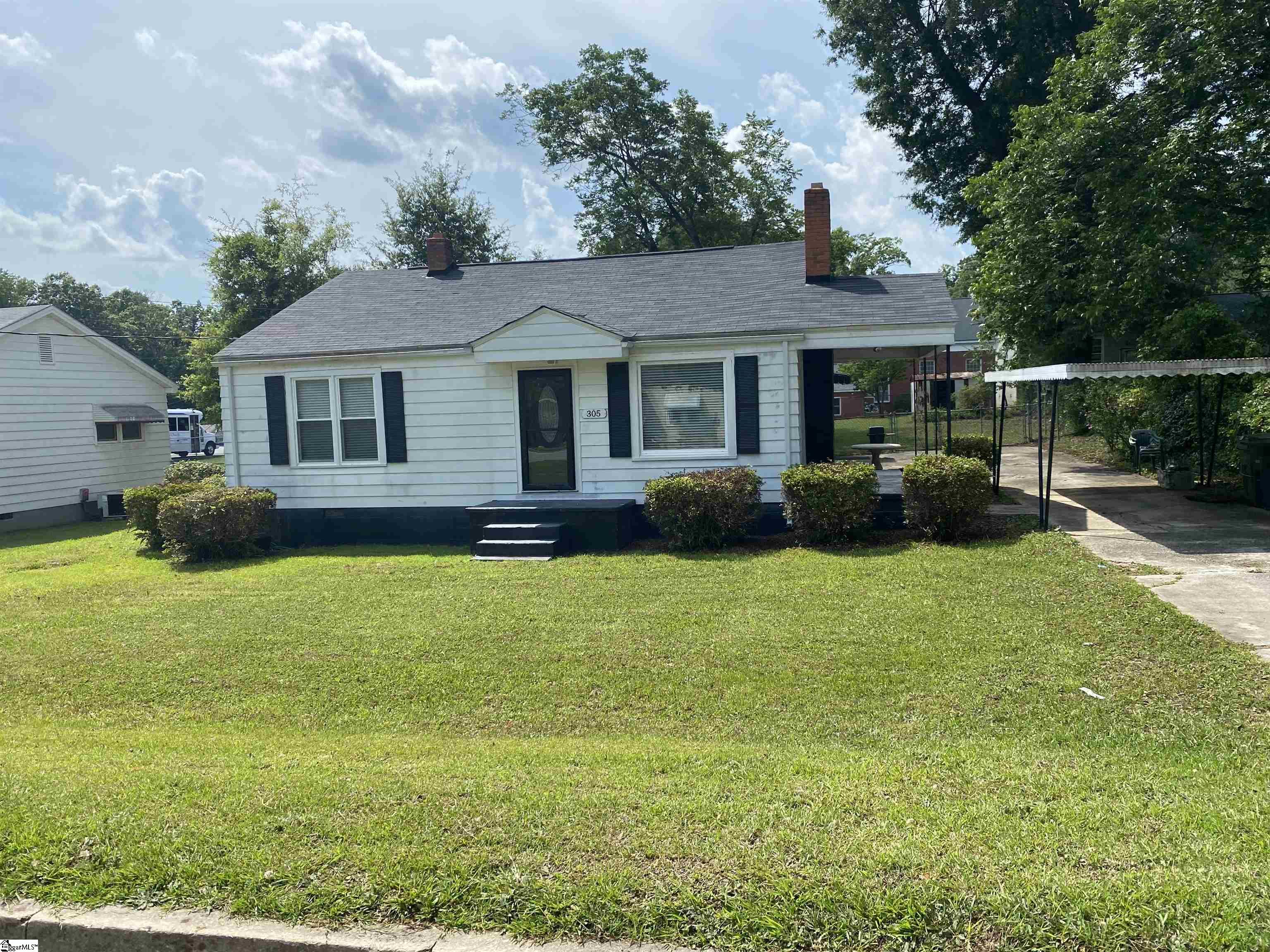 305 Shands Street Clinton, SC 29325 - Photo 1 of 21 Gallery Image 1