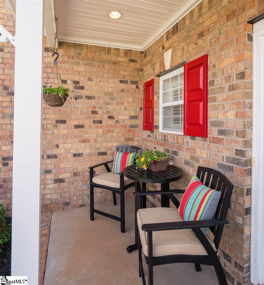 221 Elstar Loop Road Simpsonville, SC 29681 - Photo 5 of 36