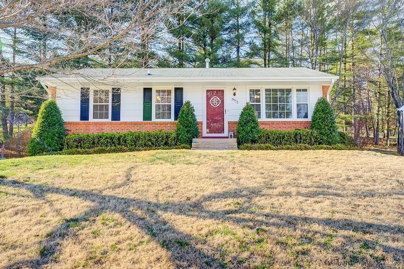 3911 Meadowlark Road Roanoke, VA 24018 - Photo 1 of 23 04
