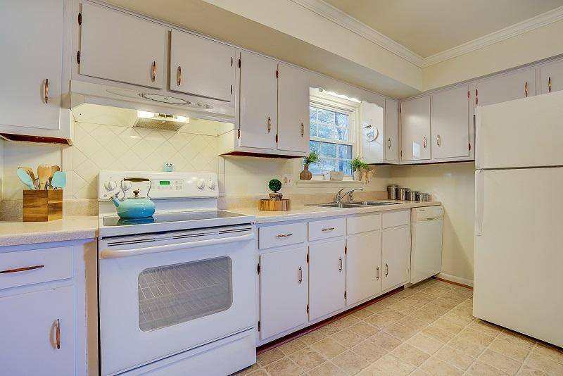 3911 Meadowlark Road Roanoke, VA 24018 - Photo 12 of 23 44