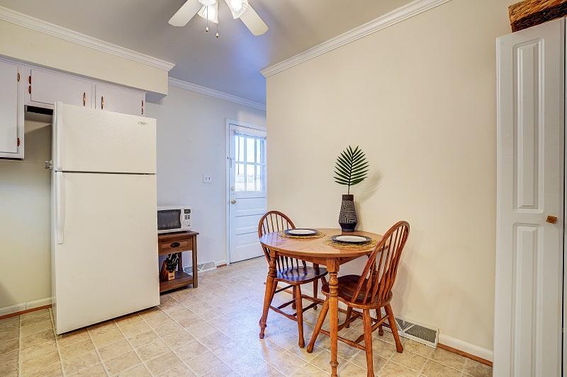3911 Meadowlark Road Roanoke, VA 24018 - Photo 13 of 23 46