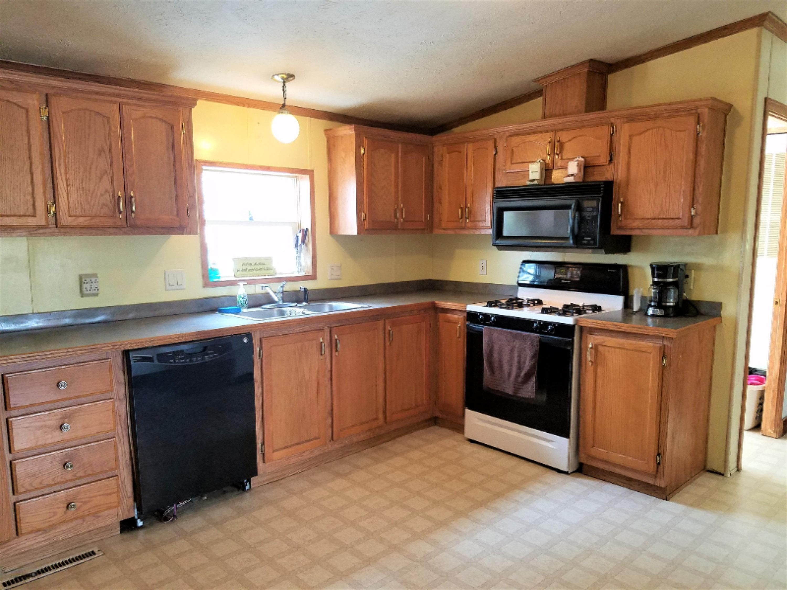 620 Church Road Northeast Edmore, MI 48829 - Photo 8 of 23 Pic 8
