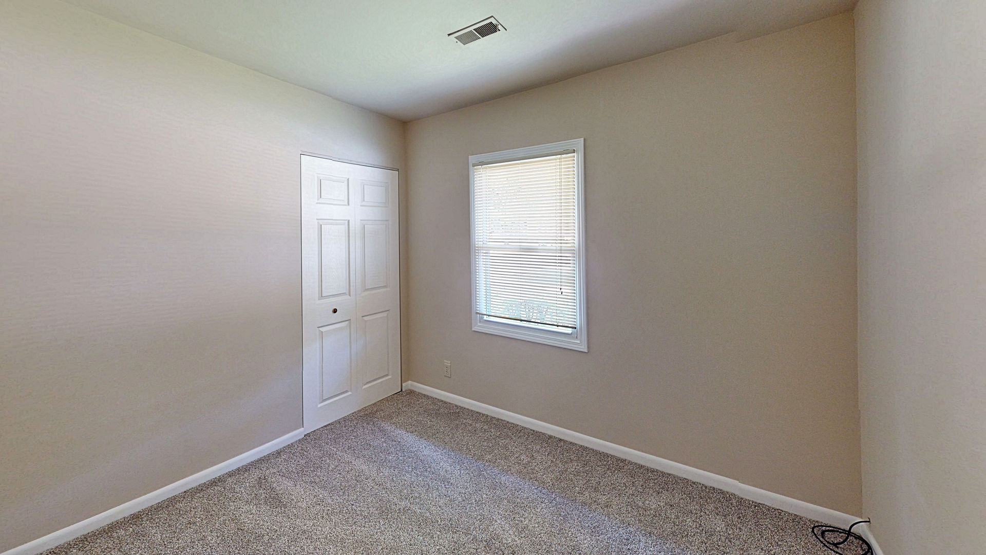 505 South Oltendorf Road Streamwood, IL 60107 - Photo 14 of 19 an empty room with windows