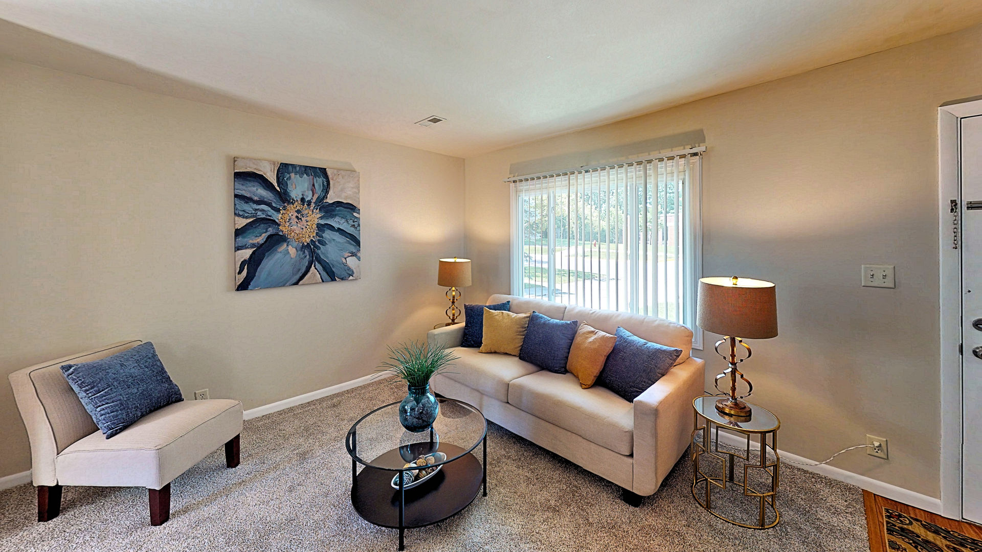 505 South Oltendorf Road Streamwood, IL 60107 - Photo 3 of 19 a living room with furniture and a window