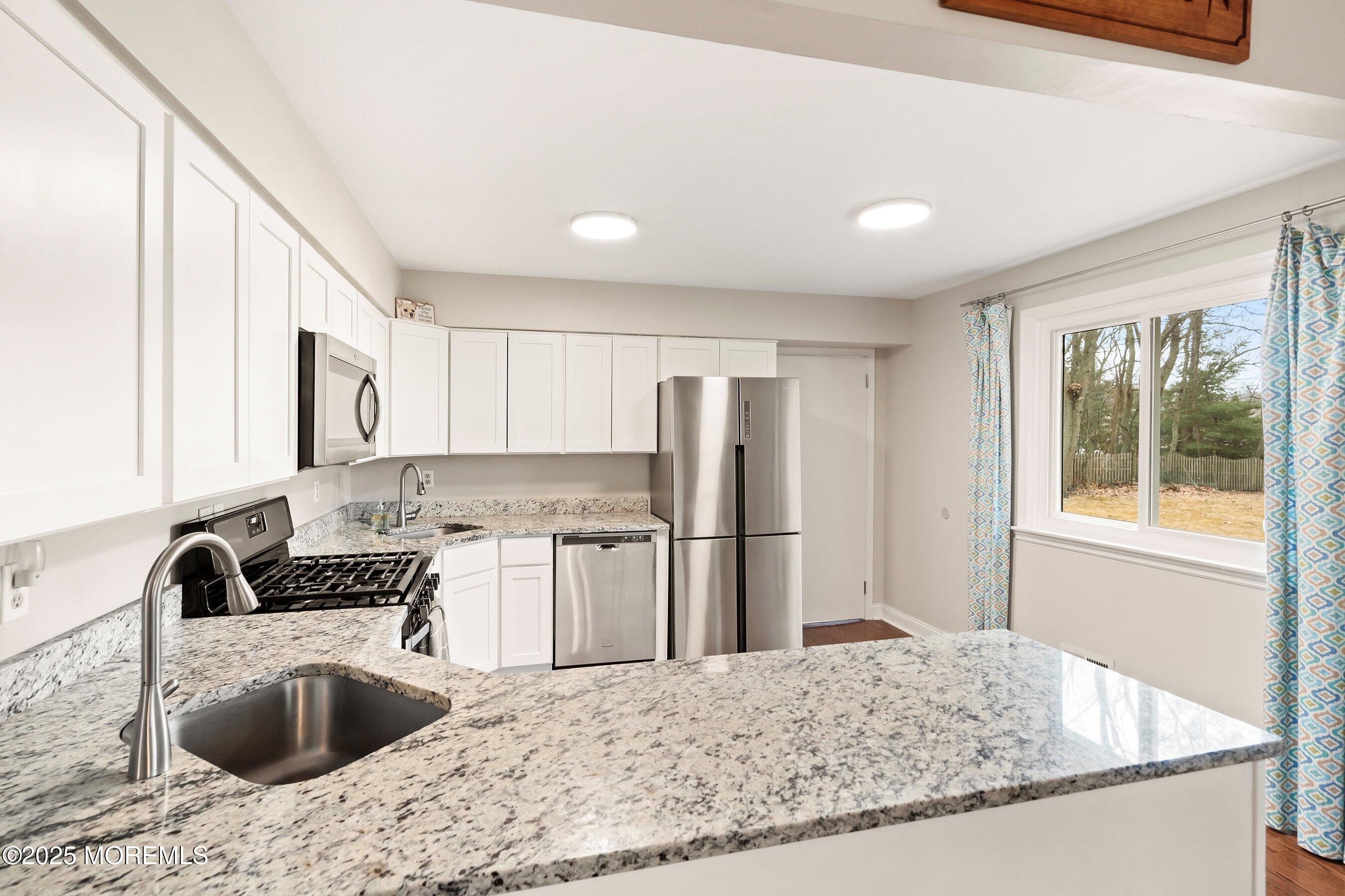 11 Ashford Road Jackson, NJ 08527 - Photo 8 of 15 09-Kitchen 1B