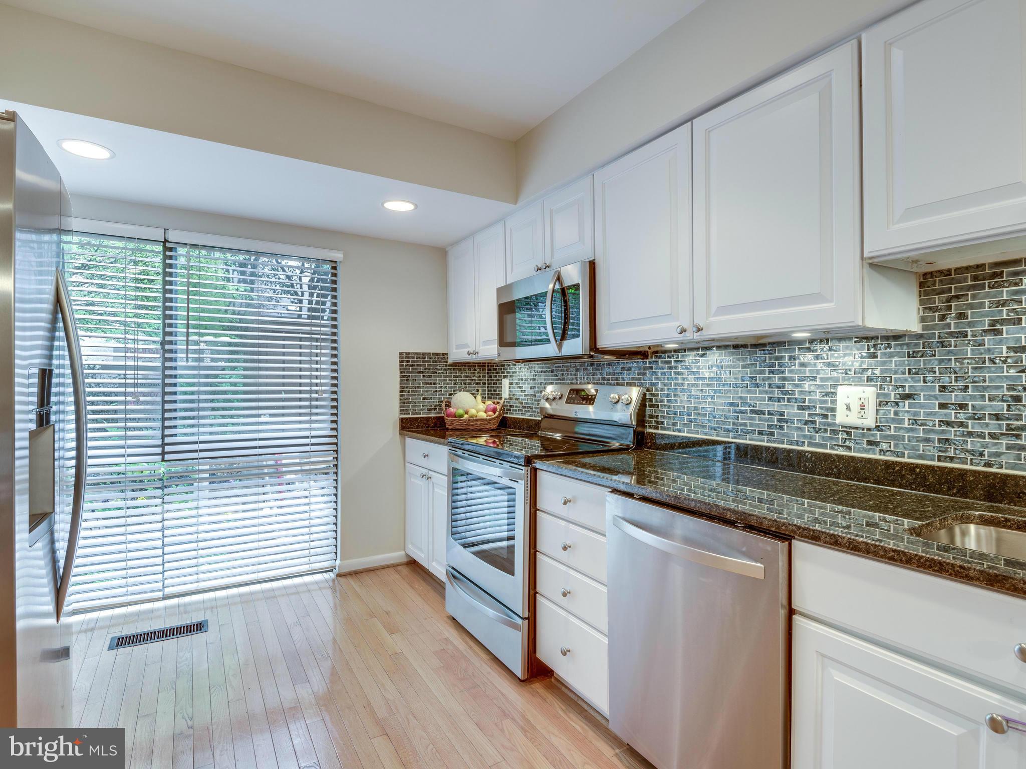 11628 Newbridge Court Reston, VA 20191 - Photo 12 of 30 Kitchen