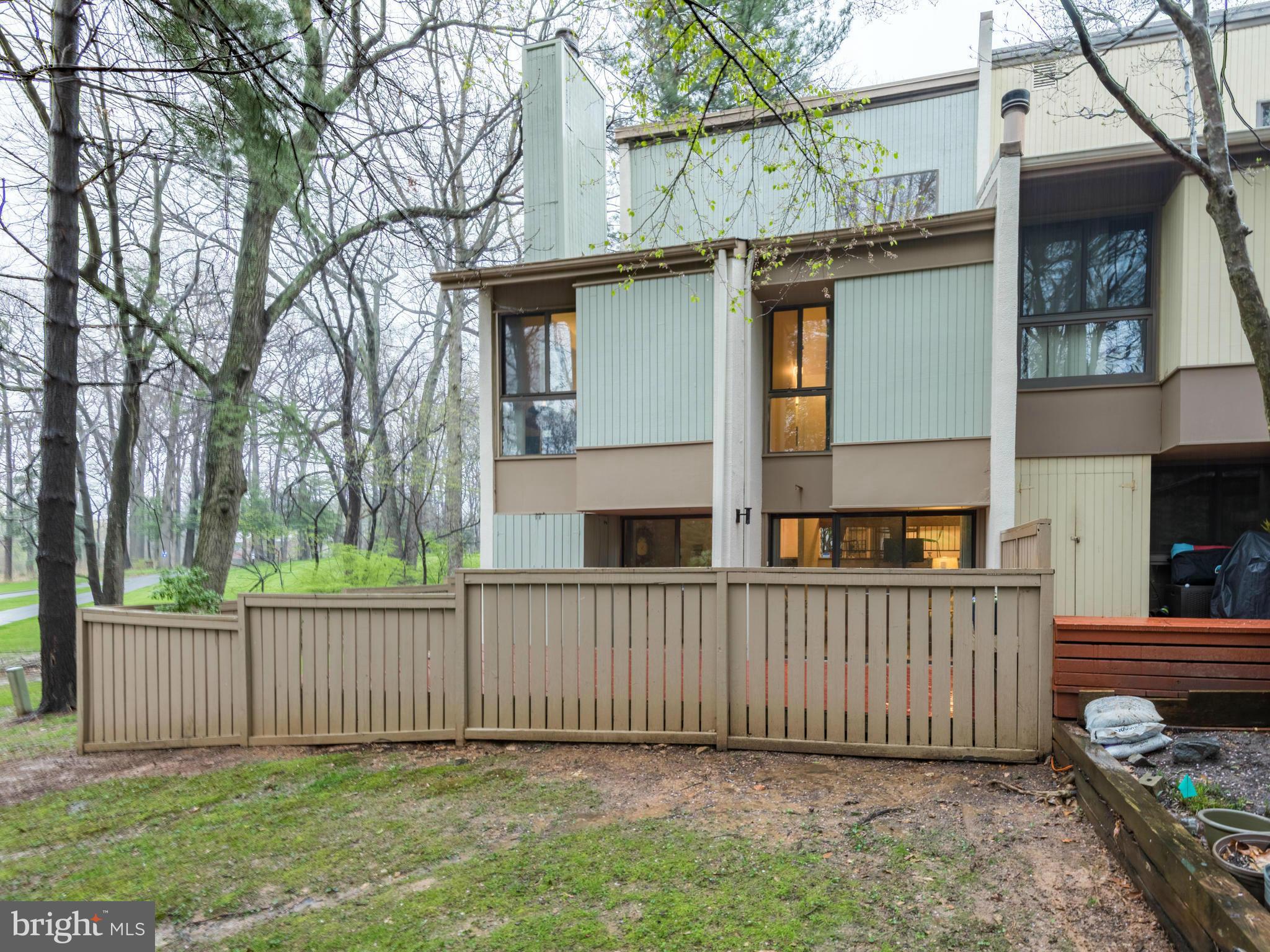 11628 Newbridge Court Reston, VA 20191 - Photo 3 of 30 Exterior (Rear)