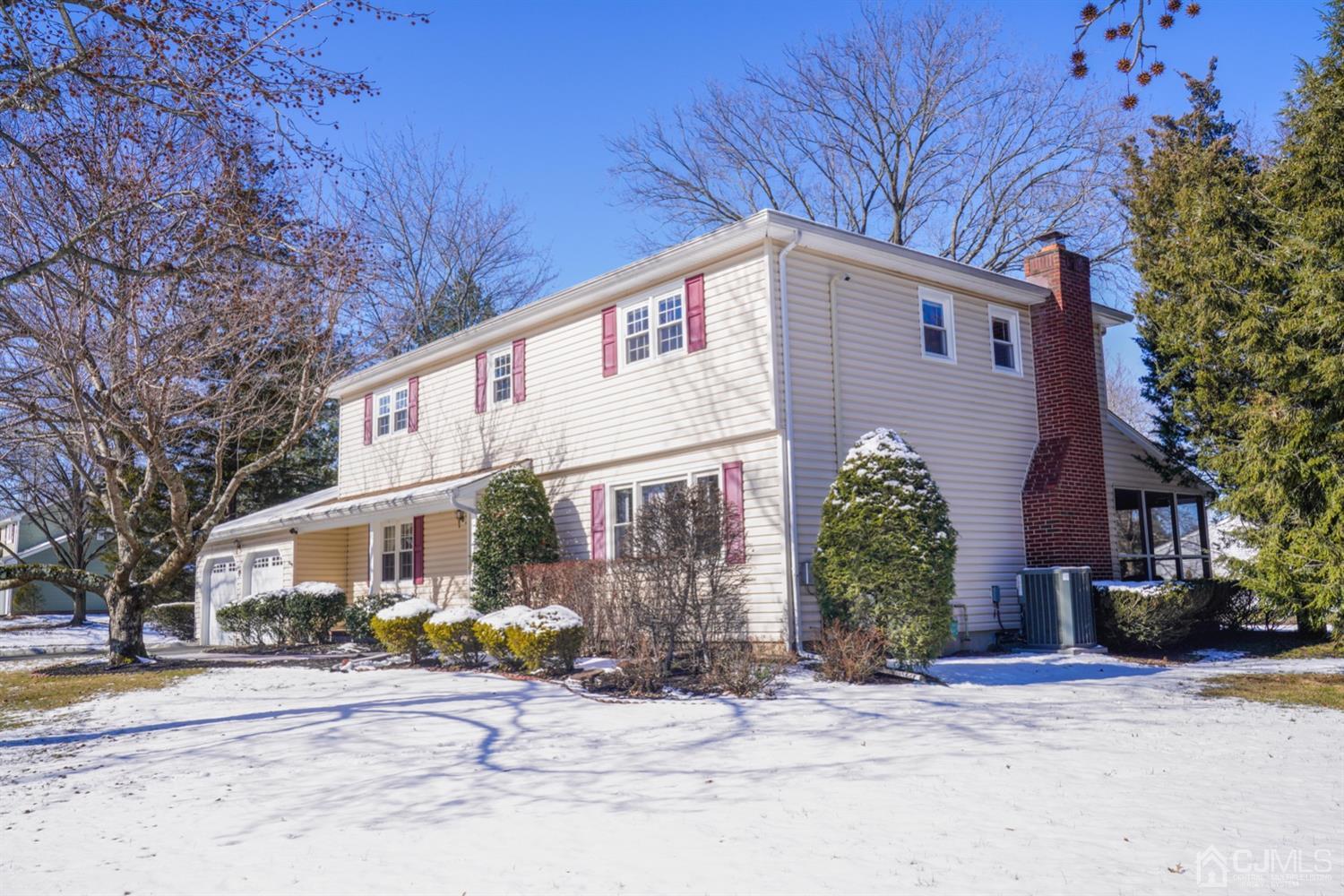 7 Markus Drive Kendall Park, NJ 08824 - Photo 5 of 47 a view of a house with a patio