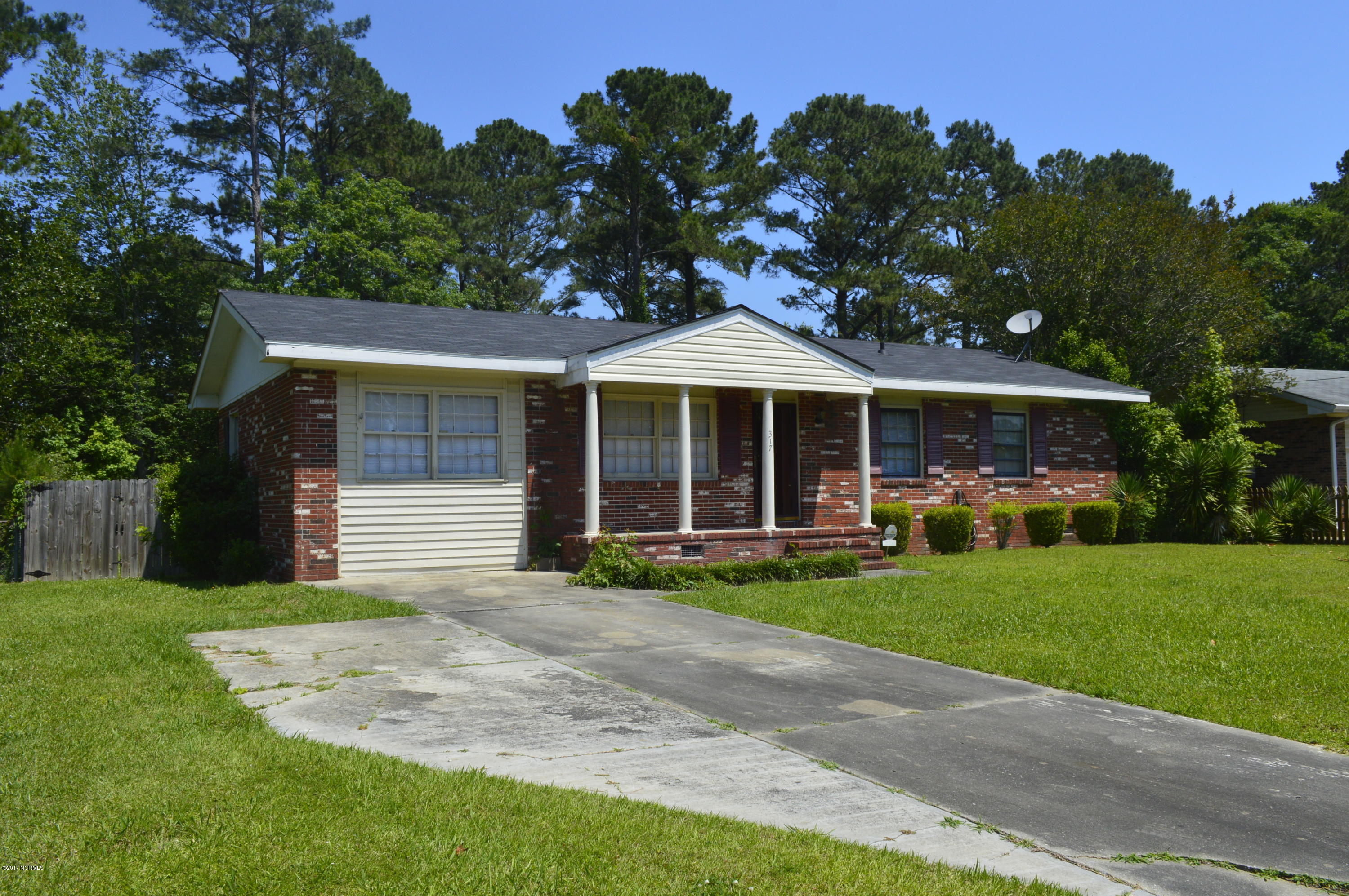 317 Cardinal Road Jacksonville, NC 28546 - Photo 1 of 35 _DSC0202
